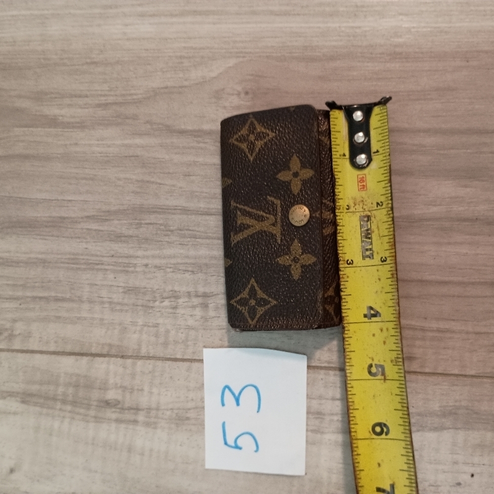LOUIS VUITTON Monogram Multicles 4 Key Case - Picture 9 of 10
